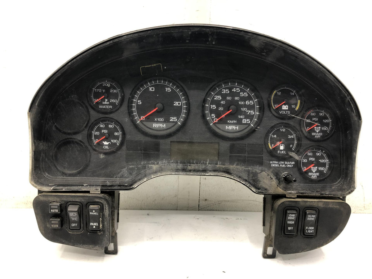 International 32454-001 instrument cluster from 2011 International Prostar, used