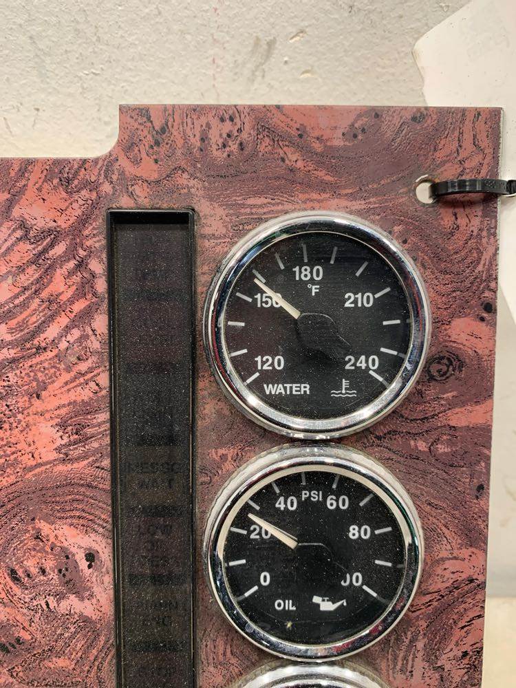 International 3503478C91 gauge panel from 2000 International 9400I, used - view 2 of 8