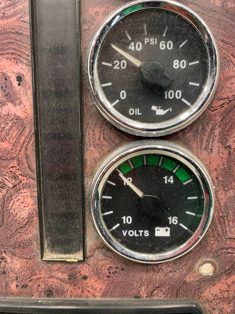 International 3503478C91 gauge panel from 2000 International 9400I, used - view 3 of 8