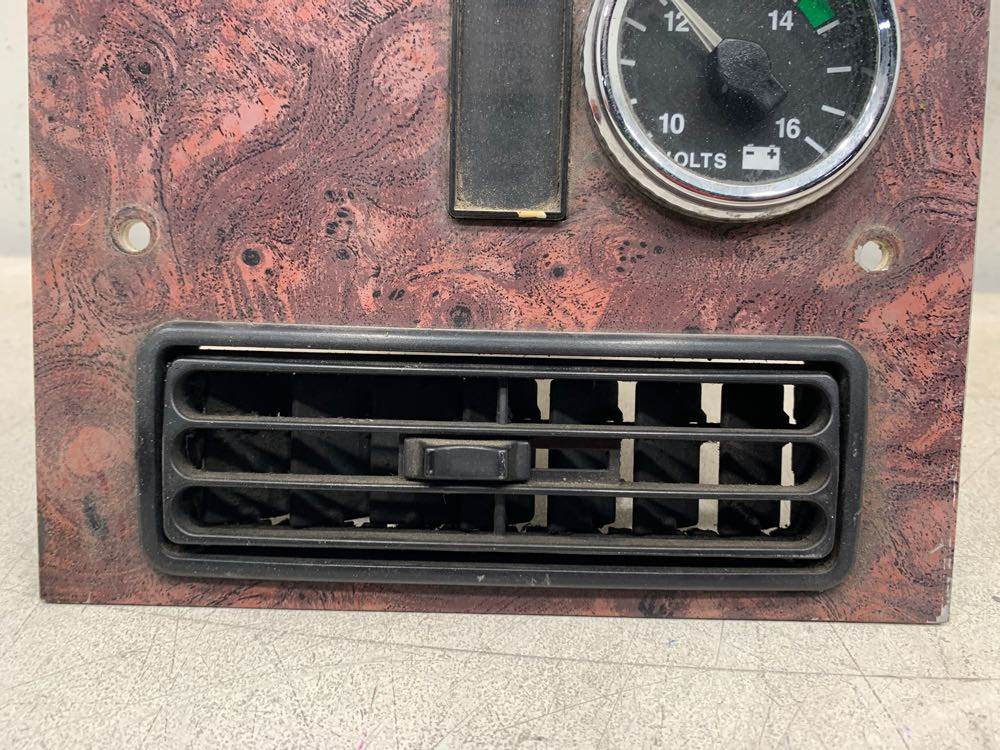 International 3503478C91 gauge panel from 2000 International 9400I, used - view 4 of 8