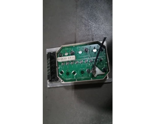 International 3503484C91 instrument cluster (left) from 2000 International, used - view 2 of 6
