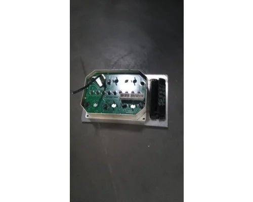 International 3503484C91 instrument cluster (left) from 2000 International, used - view 3 of 6