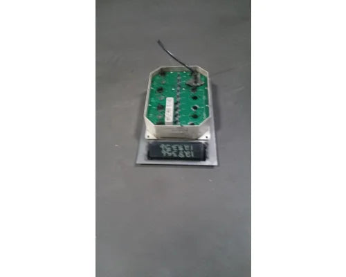 International 3503484C91 instrument cluster (left) from 2000 International, used - view 4 of 6