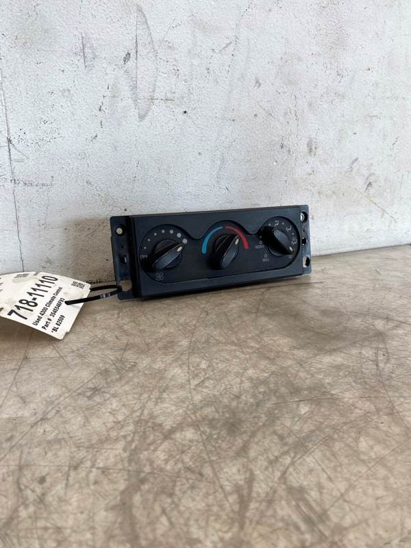 International 3545546F93 climate control panel from 2004 International 4300, used