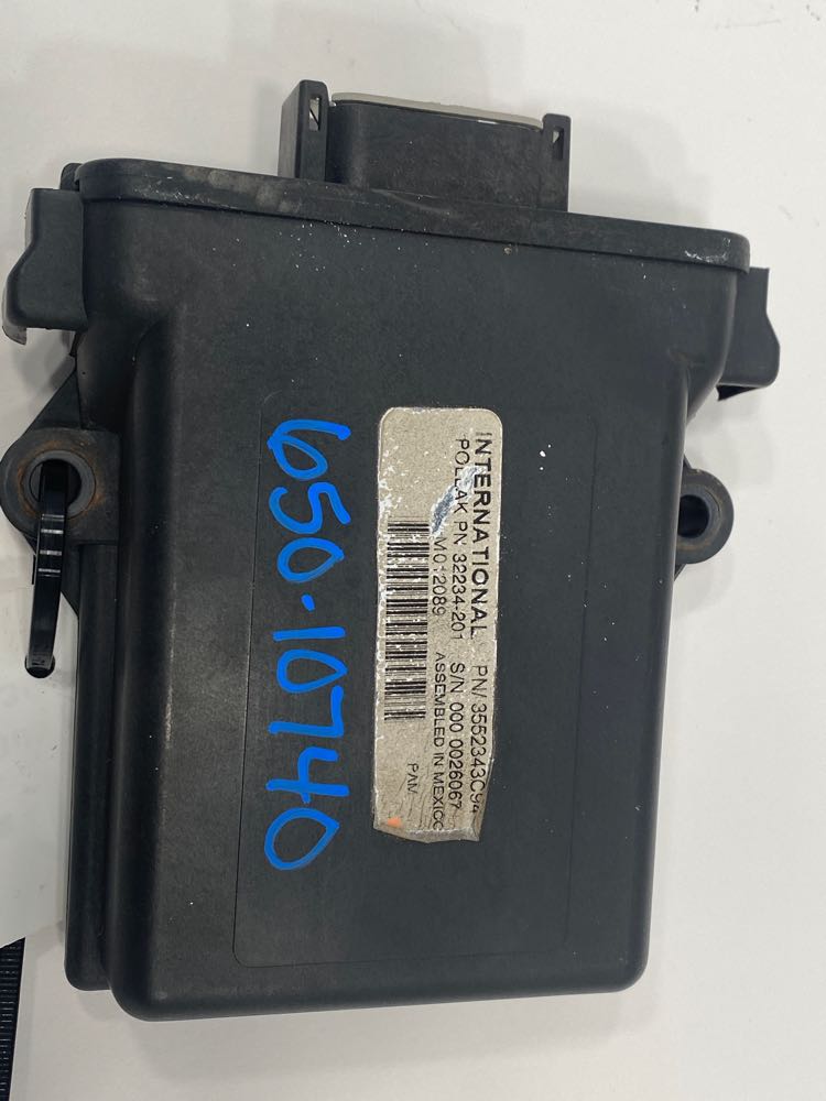 International 3552343C94 adapter module from 2012 International School Bus, used - view 2 of 3