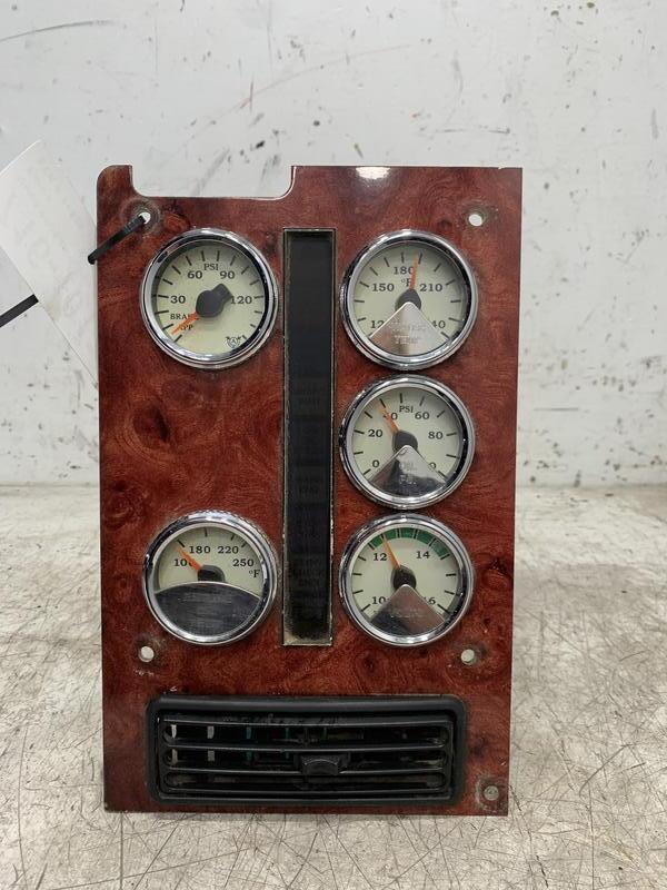 International 3570557C91 gauge panel from 2004 International 9900-IX, used