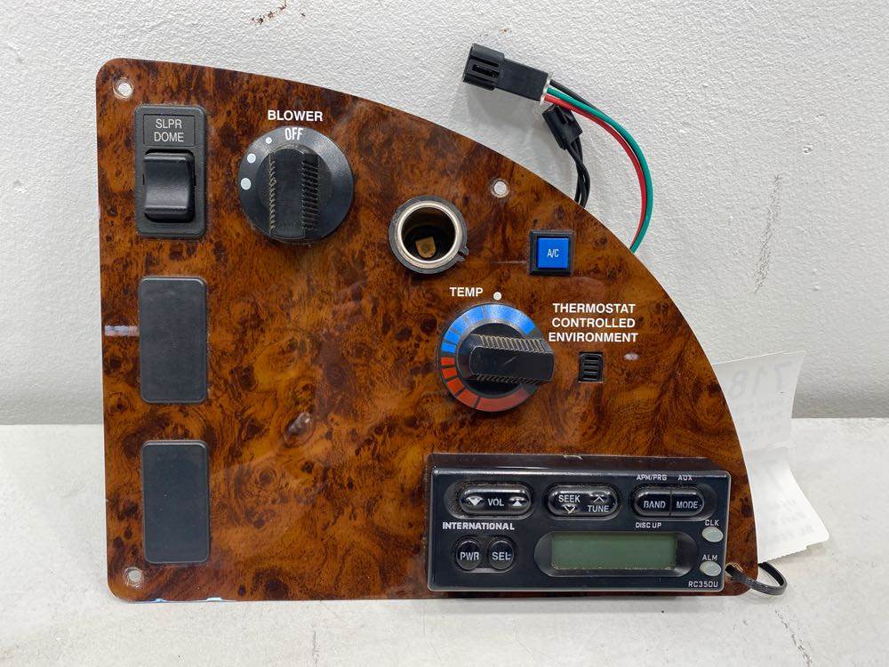 International 3592515C91 sleeper climate control panel from 2006 International 9200I, used