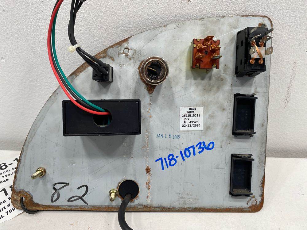 International 3592515C91 sleeper climate control panel from 2006 International 9200I, used - view 2 of 2