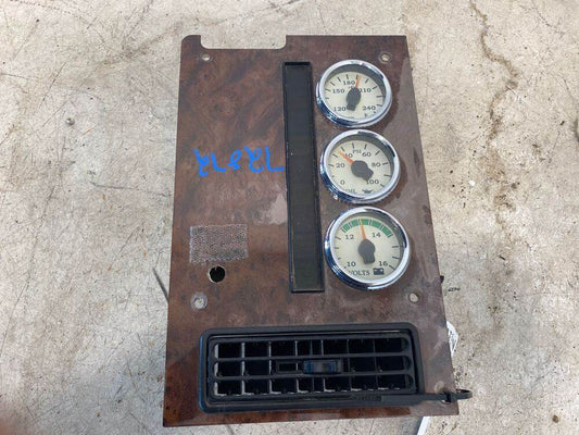 International 3592547C91 gauge panel from 2007 International 9400I, used
