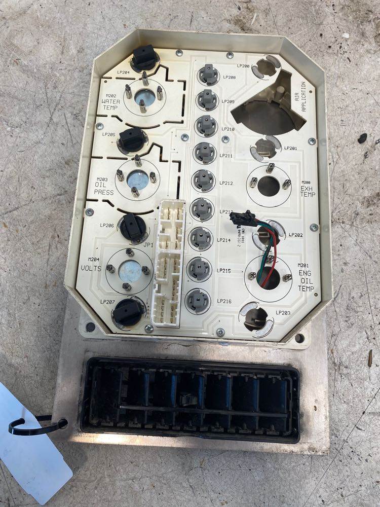 International 3592547C91 gauge panel from 2007 International 9400I, used - view 3 of 4