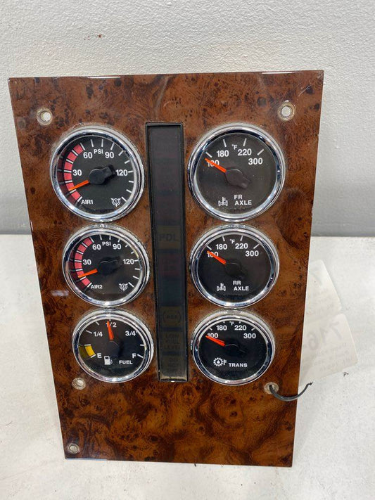 International 3592583C91 gauge panel from 2006 International 9200I, used