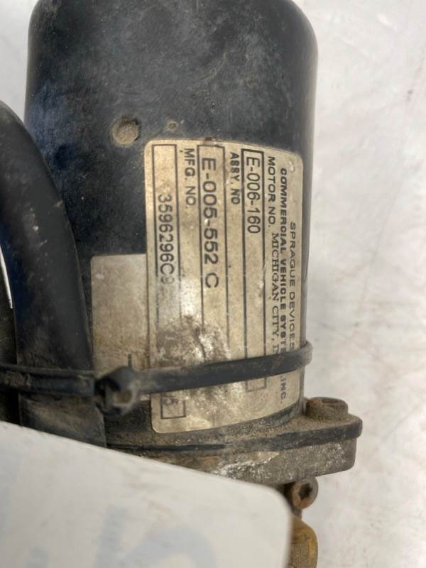 International 3596296C94 windshield wiper motor from 2006 International 9400I, used - view 5 of 6