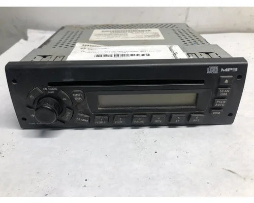 International 3624340C2 CD player radio from 2007 International 9400, used