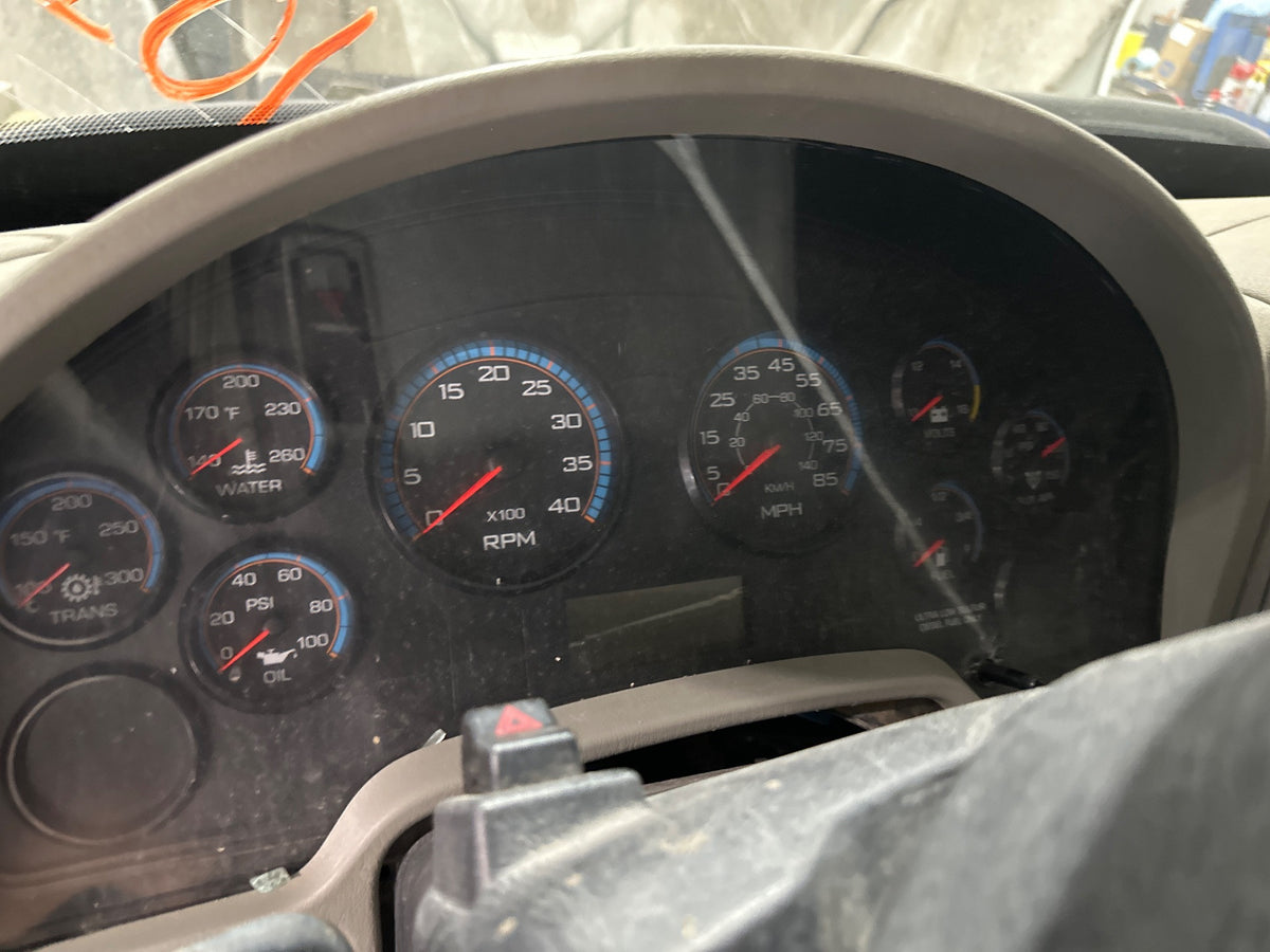 International 3626975F96 instrument cluster from 2010 International Durastar (4300), used - view 4 of 4