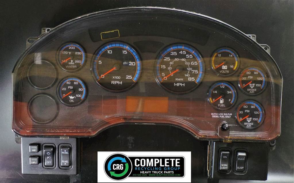 International 3686402C91 instrument cluster from 2011 International Transtar 8600, used