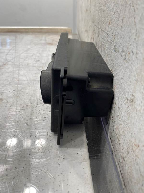 International 3808313F93 climate control panel from 2010 International Workstar 7400, used - view 3 of 6