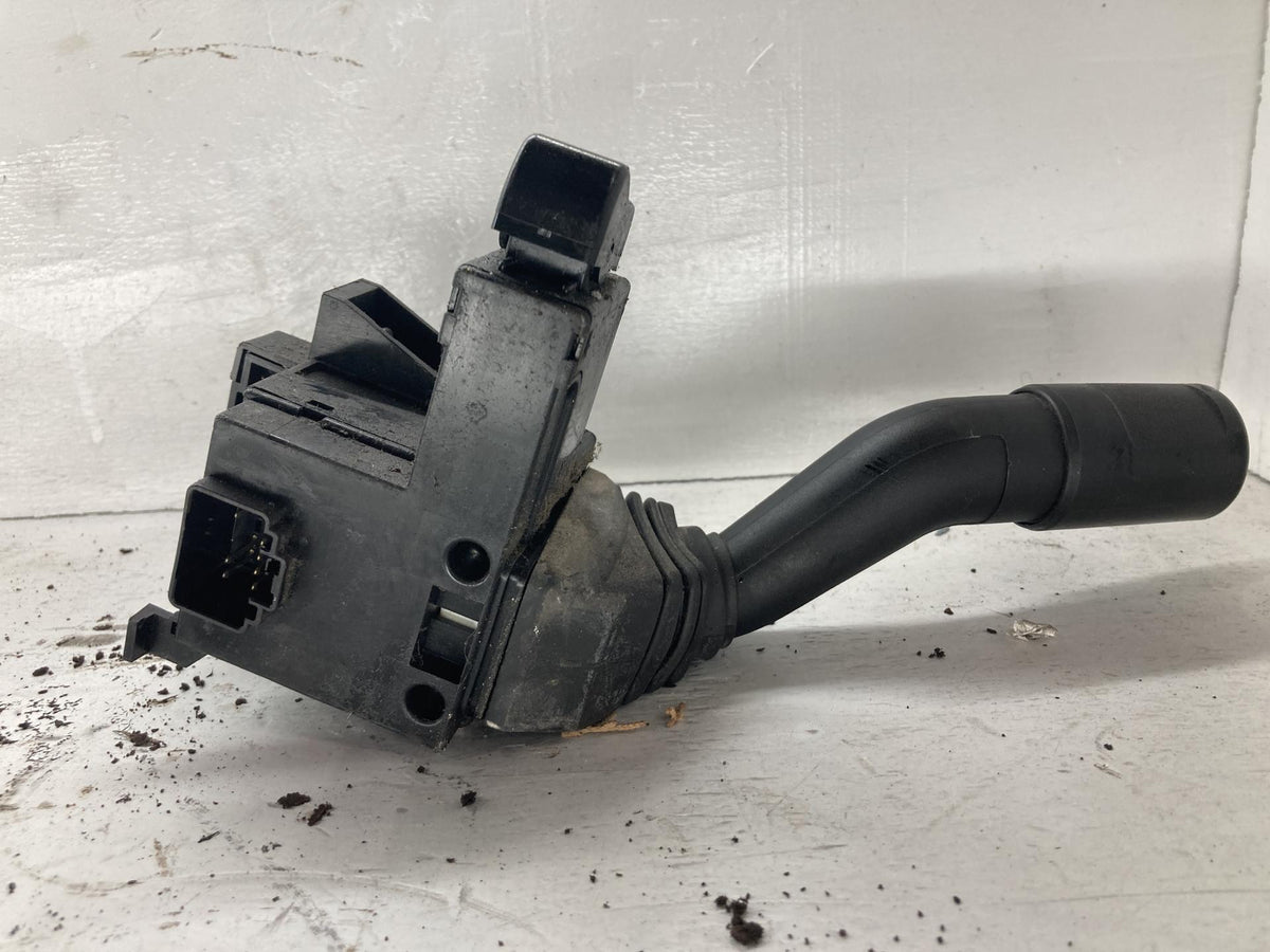 International 3817900-320 turn signal / column switch from 2013 International Durastar (4300), used - view 2 of 3