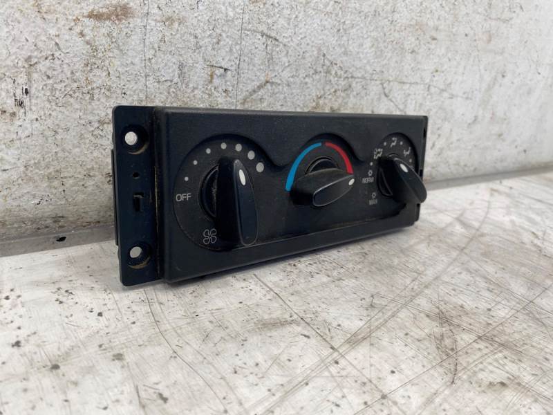 International 3827583F91 climate control panel from 2014 International 4300, used