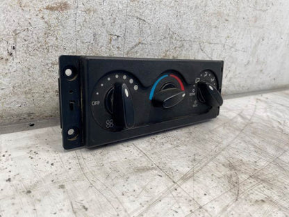 International 3827583F91 climate control panel from 2014 International 4300, used