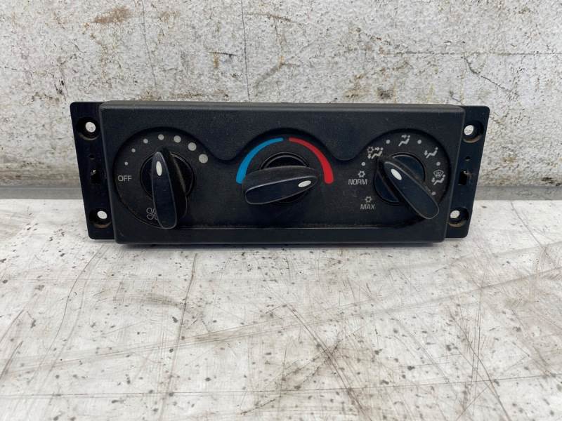 International 3827583F91 climate control panel from 2014 International 4300, used - view 2 of 6