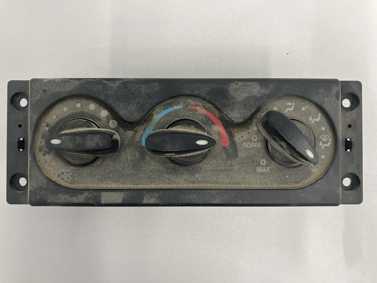 International 3827588C1 heater / A/C temperature control from 2013 International Transtar (8600), used