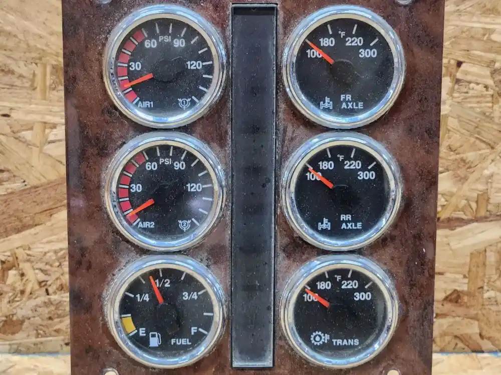 International 3833537C91 instrument cluster from 2012 International Paystar 5900I, used - view 2 of 5