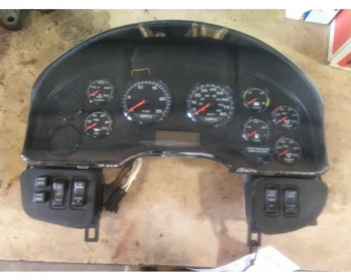 International 3868191C95 instrument cluster from 2014 International Prostar 122, used