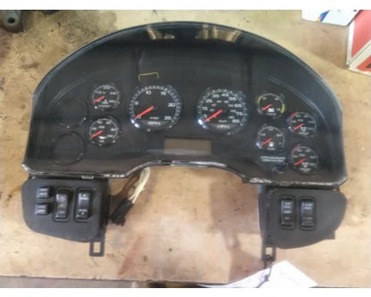 International 3868191C95 instrument cluster from 2014 International Prostar 122, used