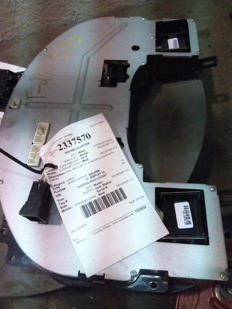 International 3868196C93 instrument cluster (10 gauge, with display) from 2013 International Prostar 113, used - view 3 of 3