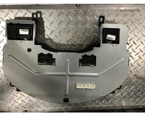 International 3868216C92 instrument cluster (8 gauge) from 2013 International Transtar 8600, used - view 4 of 5