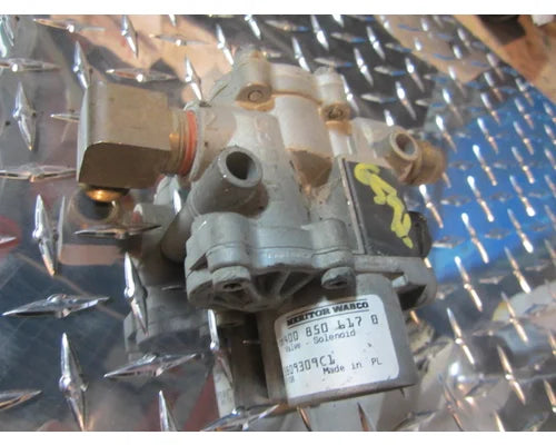 International 400-850-617-0 ABS modulator valve from 2009 International PRO Star, used