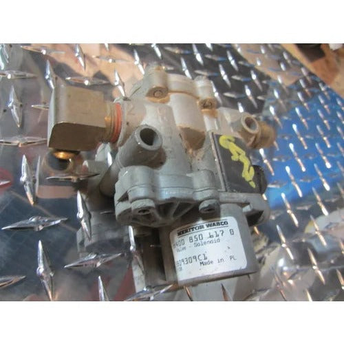 International 400-850-617-0 ABS modulator valve from 2009 International PRO Star, used