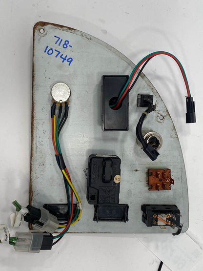 International 4050297C92 sleeper climate control panel from 2005 International 9400I, used - view 2 of 3