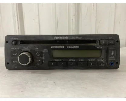 International CQ-5109U CD player radio from 2009 International Prostar, used