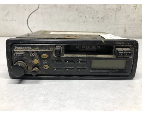 International CQ2100B4A cassette radio from 1995 International 9200, used