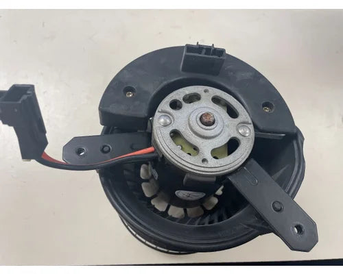 International U8652001 HVAC blower motor from 2005 International 4400, used - view 2 of 3