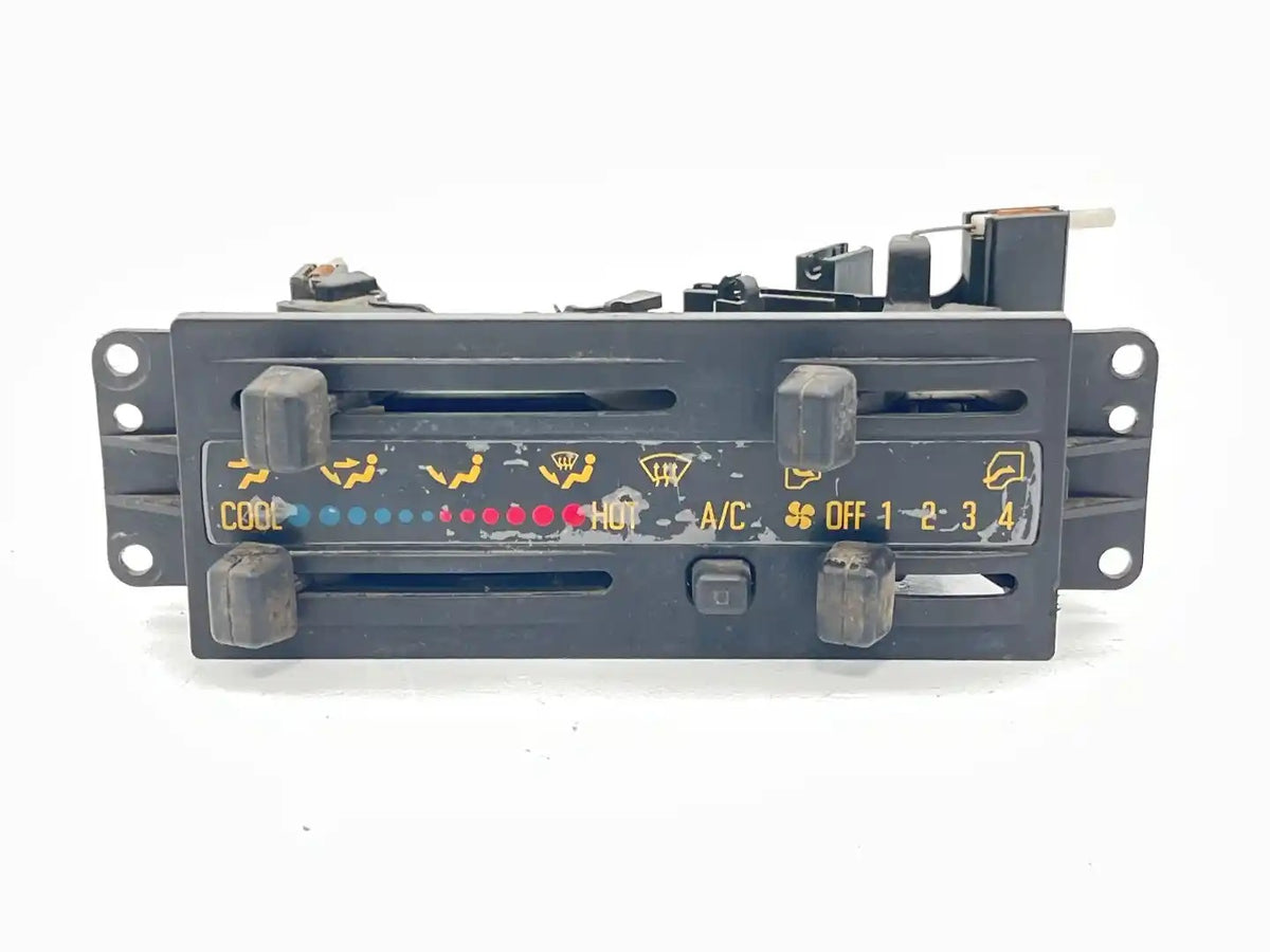 Isuzu 526180-4422 heater / A/C temperature control from 2007 Isuzu NPR-HD, used