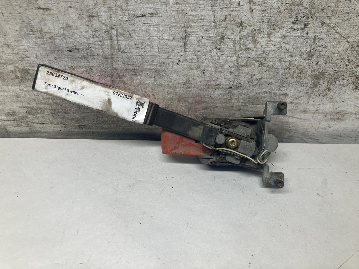 Kenworth 01-4813-77 turn signal / column switch from 1997 Kenworth W900B, used
