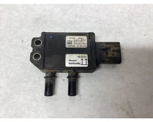 Kenworth 2871960 DPF pressure sensor from 2014 Kenworth T680, used