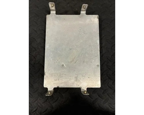 Kenworth 446-004-302-0 ABS control module (4S/4M, 12V) with bracket from 1999 Kenworth W900B, used