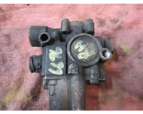 Kenworth 4721950520 ABS modulator valve from 2006 Kenworth T600, used