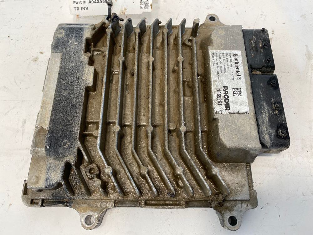 Kenworth A040A590 aftertreatment control module from 2015 Kenworth T880, used - view 2 of 4