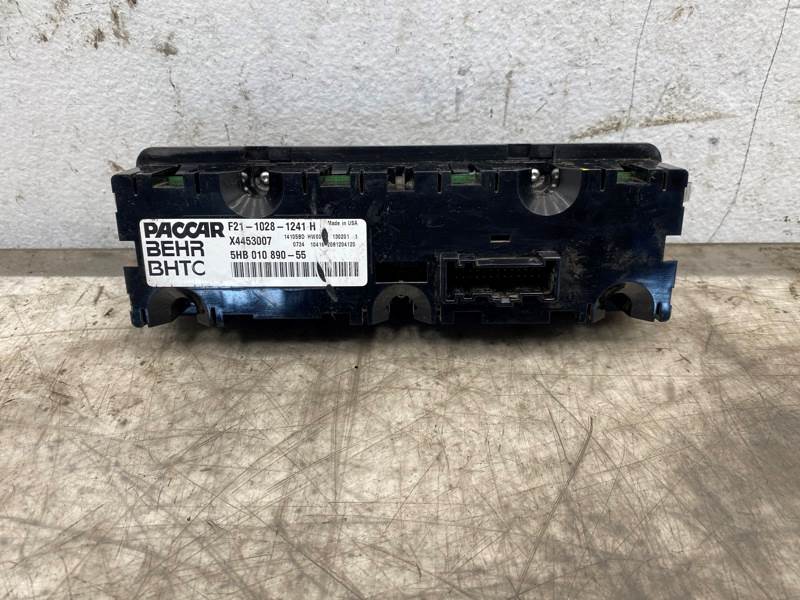 Kenworth F21-1028-1241H climate control panel from 2015 Kenworth T880, used - view 6 of 7