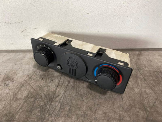 Kenworth F21-1030 sleeper climate control panel from 2014 Kenworth T680, used