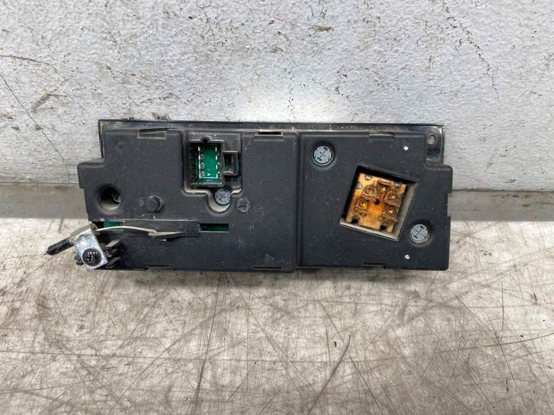 Kenworth F21-1032-100 climate control panel from 2005 Kenworth T800, used - view 6 of 7