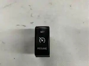 Kenworth P27-1040-15 cruise control switch from 2013 Kenworth T660, used