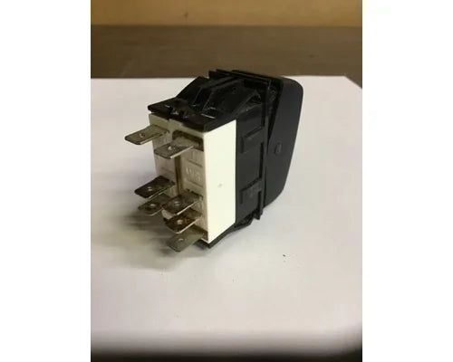 Kenworth P27-1040-35 fuel heater switch from 2008 Kenworth T800B, used - view 2 of 3