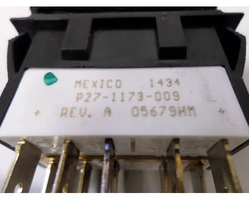 Kenworth P27-1173-009 DPF regen switch from 2015 Kenworth T680, used - view 3 of 3