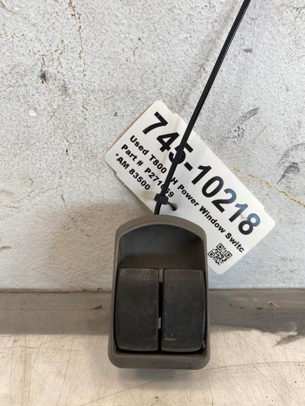 Kenworth P271069 power window switch (LH) from 2006 Kenworth T800, used - view 2 of 7