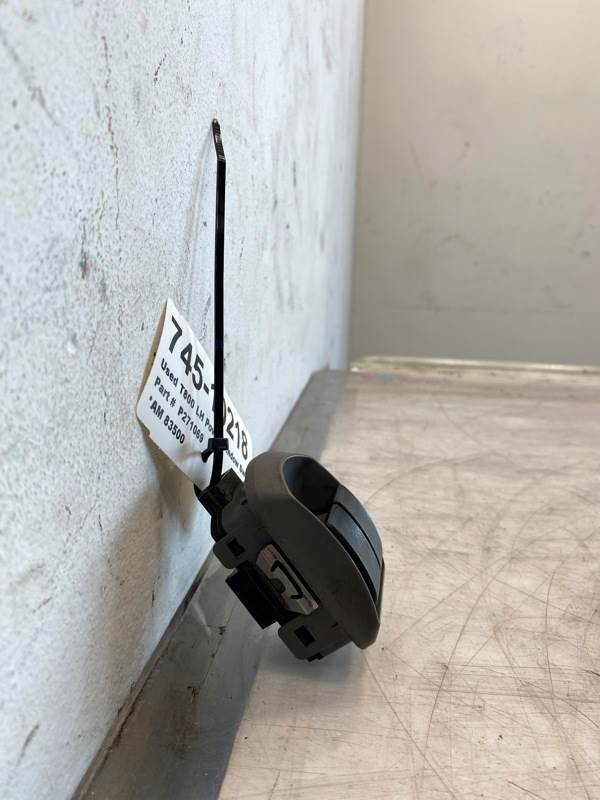Kenworth P271069 power window switch (LH) from 2006 Kenworth T800, used - view 4 of 7